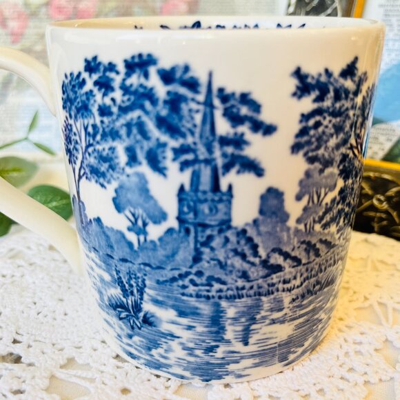 Wedgwood Romantic England Blue and White Mug - Picture 9 of 10